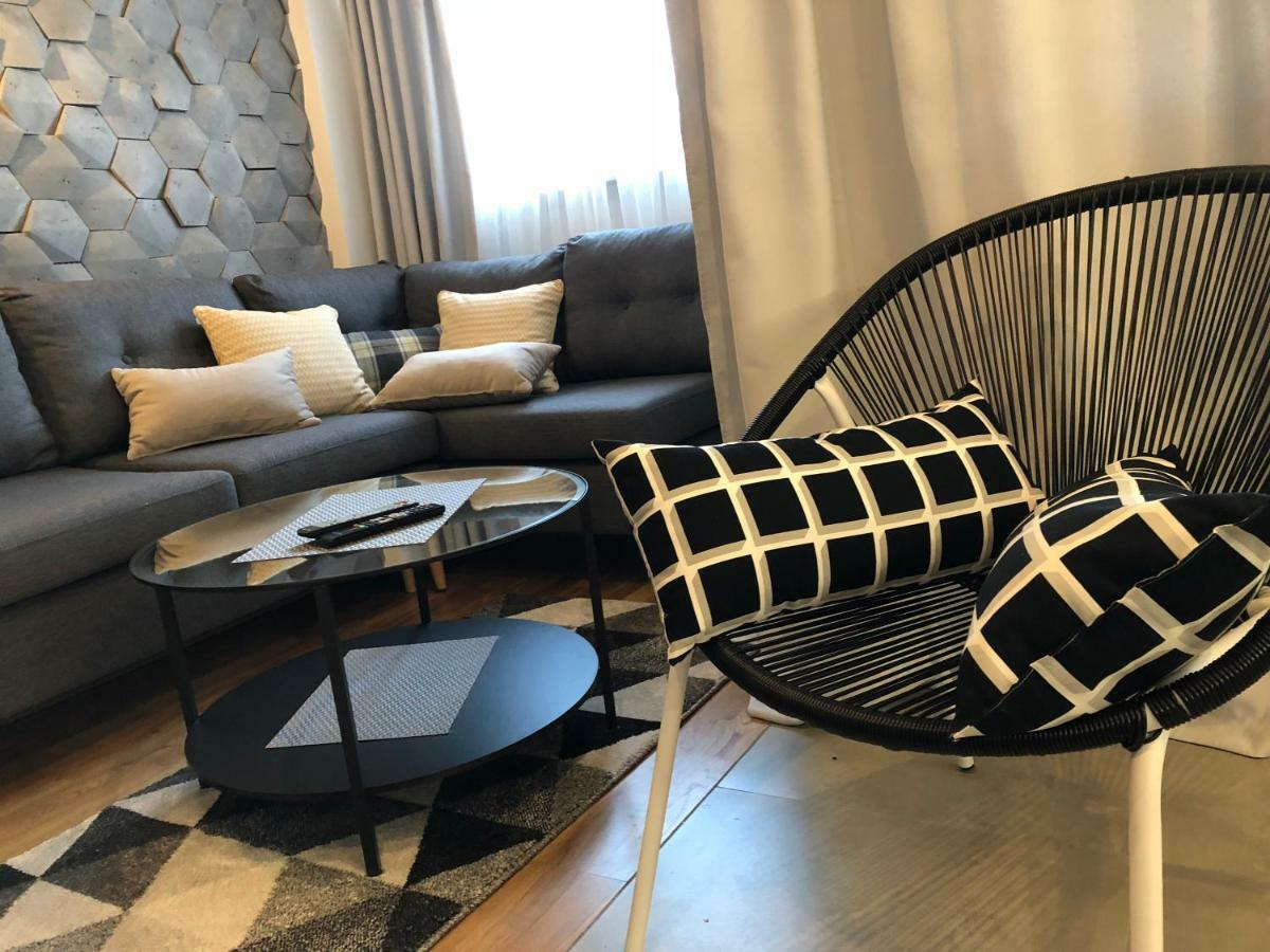Family & Business Sauna Apartments Rynek Centrum Downtown - 2 Bedroom With Private Sauna, Balcony, Parking Kielce Exteriör bild
