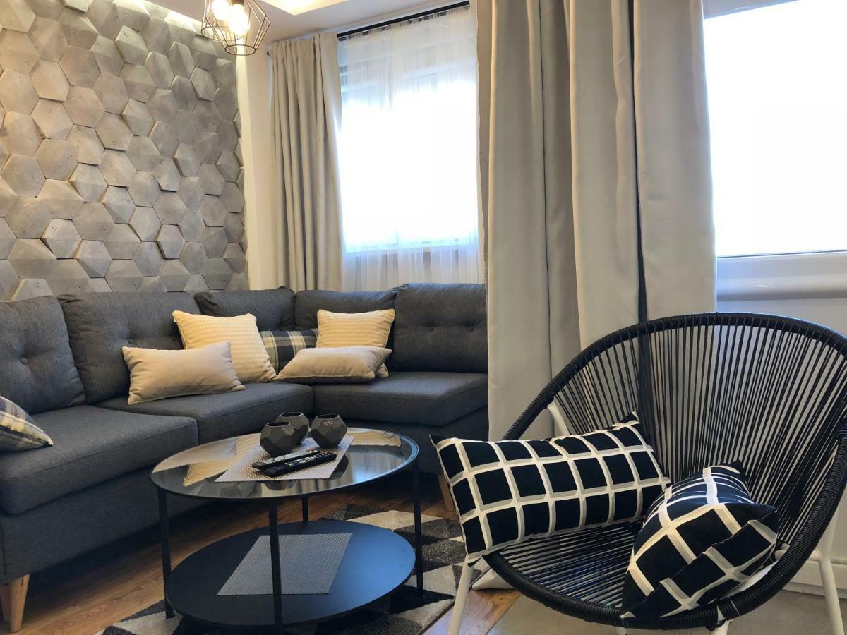 Family & Business Sauna Apartments Rynek Centrum Downtown - 2 Bedroom With Private Sauna, Balcony, Parking Kielce Exteriör bild