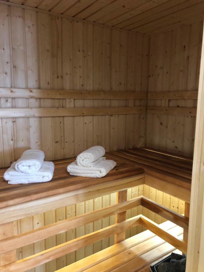 Family & Business Sauna Apartments Rynek Centrum Downtown - 2 Bedroom With Private Sauna, Balcony, Parking Kielce Exteriör bild